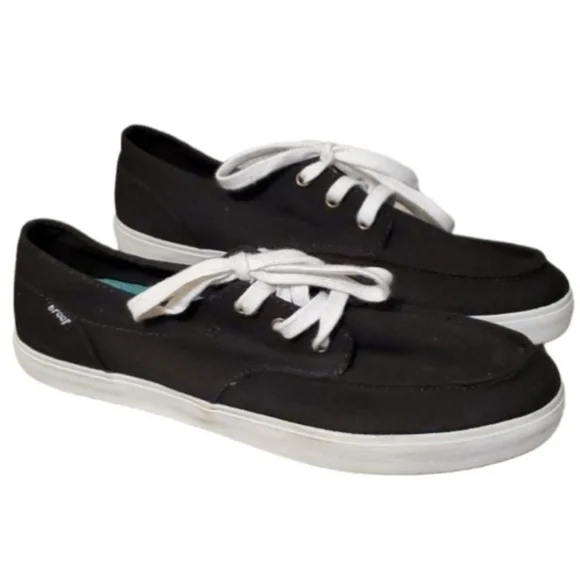 Reef Shoes Womens size 9 black NEW sneakers boat shoes - Picture 1 of 8